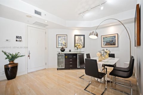 Copropriété à louer à Miami, Floride: 2 chambres, 121.7 m2 № 2171329 - photo 4