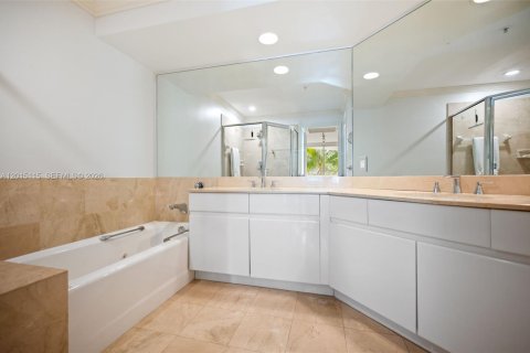 Copropriété à louer à Miami, Floride: 2 chambres, 121.7 m2 № 2171329 - photo 17