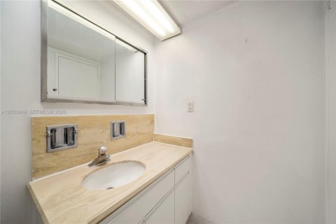 Villa ou maison à louer à Miami Beach, Floride: 2 chambres, 95.69 m2 № 2171587 - photo 20