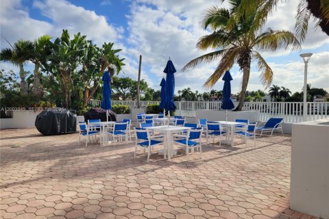 Villa ou maison à louer à Miami Beach, Floride: 2 chambres, 95.69 m2 № 2171587 - photo 29