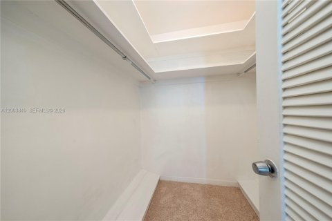 Villa ou maison à louer à Miami Beach, Floride: 2 chambres, 95.69 m2 № 2171587 - photo 18