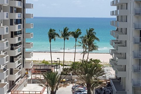 Villa ou maison à Miami Beach, Floride 2 chambres, 95.69 m2 № 2171587