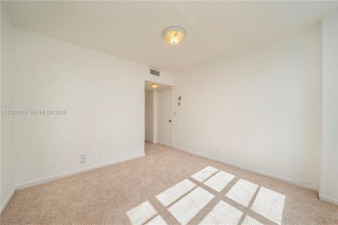 Villa ou maison à louer à Miami Beach, Floride: 2 chambres, 95.69 m2 № 2171587 - photo 22