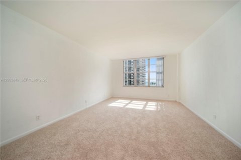 Villa ou maison à louer à Miami Beach, Floride: 2 chambres, 95.69 m2 № 2171587 - photo 16