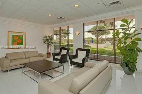 Villa ou maison à louer à Miami Beach, Floride: 2 chambres, 95.69 m2 № 2171587 - photo 10