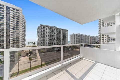 Villa ou maison à louer à Miami Beach, Floride: 2 chambres, 95.69 m2 № 2171587 - photo 4