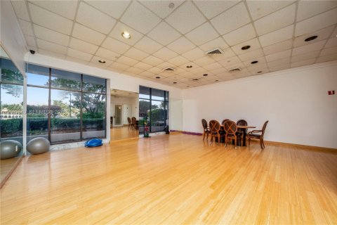 Villa ou maison à louer à Miami Beach, Floride: 2 chambres, 95.69 m2 № 2171587 - photo 24