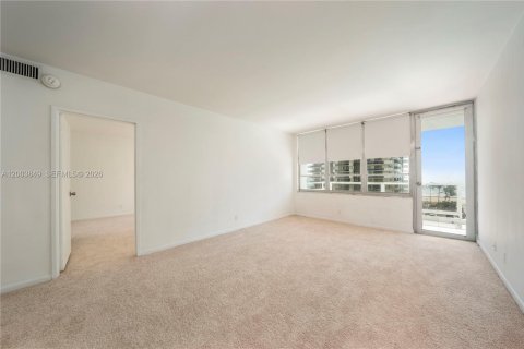 Villa ou maison à louer à Miami Beach, Floride: 2 chambres, 95.69 m2 № 2171587 - photo 12