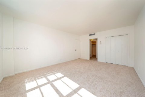 Villa ou maison à louer à Miami Beach, Floride: 2 chambres, 95.69 m2 № 2171587 - photo 17