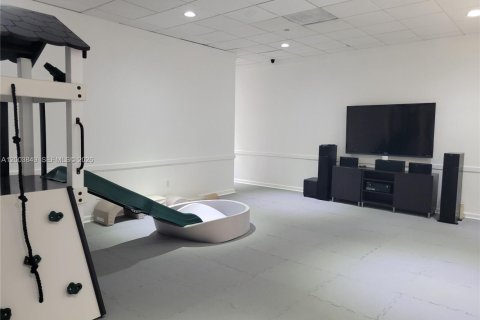 Villa ou maison à louer à Miami Beach, Floride: 2 chambres, 95.69 m2 № 2171587 - photo 27