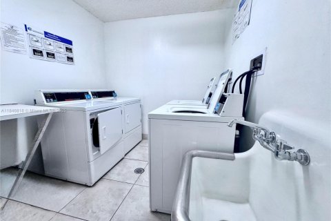 Condo in Aventura, Florida, 1 bedroom  № 1848830 - photo 16
