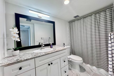 Condo in Aventura, Florida, 1 bedroom  № 1848830 - photo 14