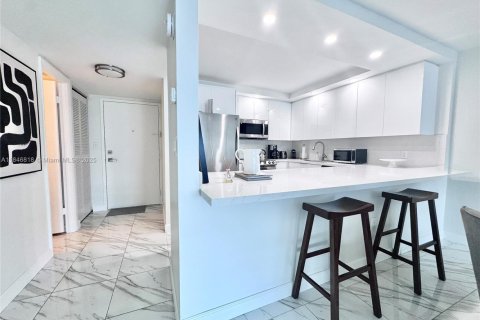 Condo in Aventura, Florida, 1 bedroom  № 1848830 - photo 3