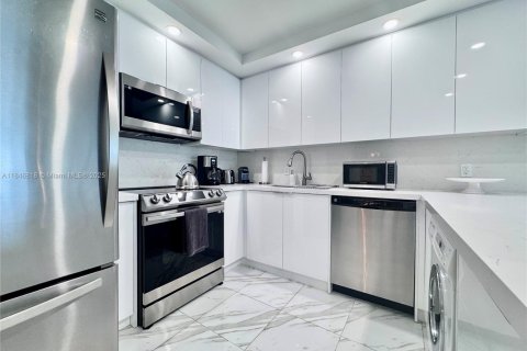 Condo in Aventura, Florida, 1 bedroom  № 1848830 - photo 1