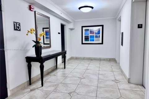 Condo in Aventura, Florida, 1 bedroom  № 1848830 - photo 15