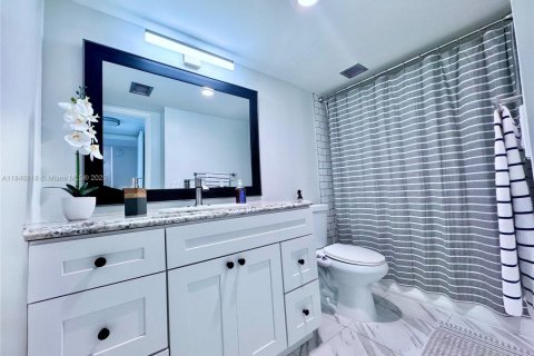 Condo in Aventura, Florida, 1 bedroom  № 1848830 - photo 2