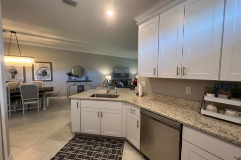 House in Port Charlotte, Florida 2 bedrooms, 145.3 sq.m. № 472305 - photo 10