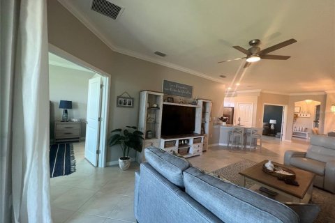 House in Port Charlotte, Florida 2 bedrooms, 145.3 sq.m. № 472305 - photo 9