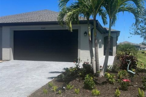 House in Port Charlotte, Florida 2 bedrooms, 145.3 sq.m. № 472305 - photo 2