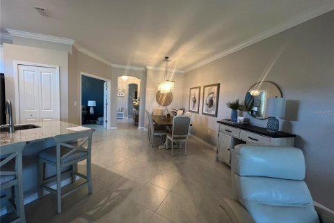 House in Port Charlotte, Florida 2 bedrooms, 145.3 sq.m. № 472305 - photo 4
