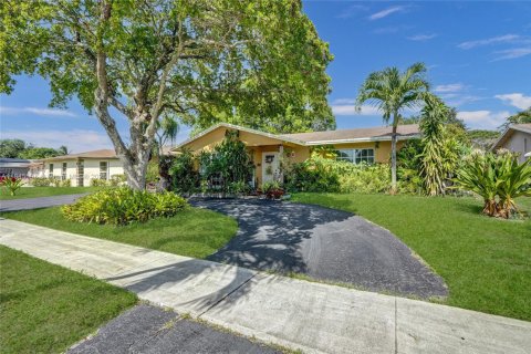 House in Margate, Florida 3 bedrooms, 162.95 sq.m. № 1842546 - photo 19