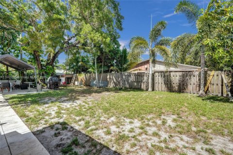 House in Margate, Florida 3 bedrooms, 162.95 sq.m. № 1842546 - photo 24