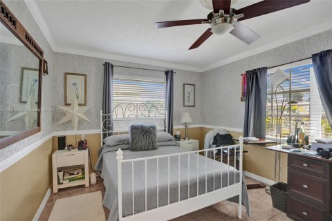 House in Margate, Florida 3 bedrooms, 162.95 sq.m. № 1842546 - photo 12