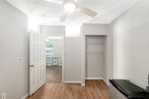 Commercial property in Bradenton, Florida 4 bedrooms, 83.61 sq.m. № 2222568 - photo 27