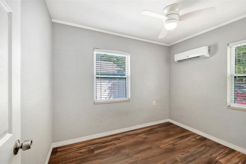 Commercial property in Bradenton, Florida 4 bedrooms, 83.61 sq.m. № 2222568 - photo 9