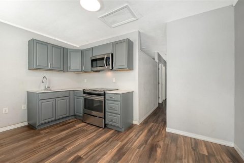 Commercial property in Bradenton, Florida 4 bedrooms, 83.61 sq.m. № 2222568 - photo 4
