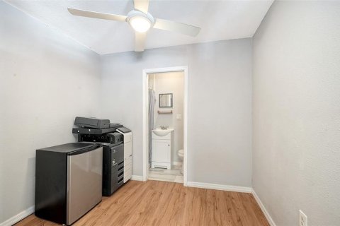 Commercial property in Bradenton, Florida 4 bedrooms, 83.61 sq.m. № 2222568 - photo 26