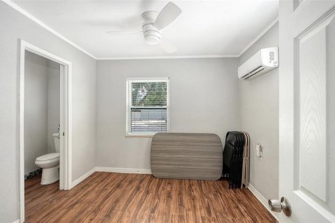 Commercial property in Bradenton, Florida 4 bedrooms, 83.61 sq.m. № 2222568 - photo 29