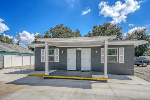 Commercial property in Bradenton, Florida 4 bedrooms, 83.61 sq.m. № 2222568 - photo 3