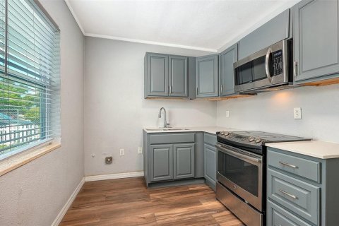 Commercial property in Bradenton, Florida 4 bedrooms, 83.61 sq.m. № 2222568 - photo 6