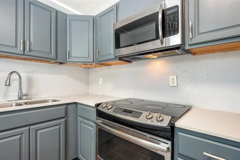 Commercial property in Bradenton, Florida 4 bedrooms, 83.61 sq.m. № 2222568 - photo 7