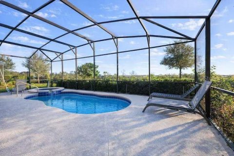 House in Davenport, Florida 6 bedrooms, 303.79 sq.m. № 2239277 - photo 18