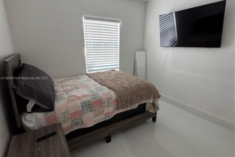 Apartamento en alquiler en Miami, Florida, 1 dormitorio, 200.85 m2 № 1950266 - foto 8