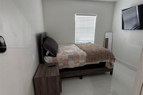 Apartamento en alquiler en Miami, Florida, 1 dormitorio, 200.85 m2 № 1950266 - foto 9