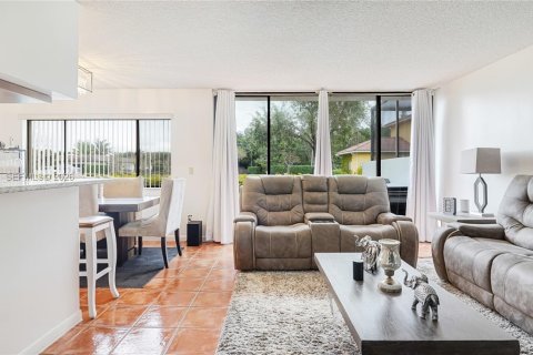 Adosado en venta en Plantation, Florida, 3 dormitorios, 152.73 m2 № 2047824 - foto 3