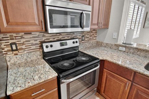 Condo in Palm Coast, Florida, 2 bedrooms  № 1902275 - photo 15
