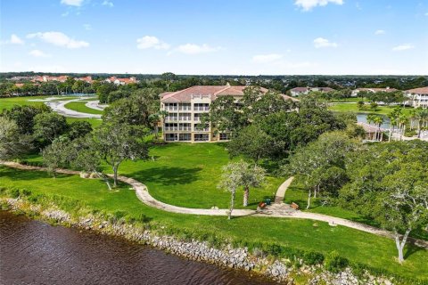 Condo in Palm Coast, Florida, 2 bedrooms  № 1902275 - photo 24