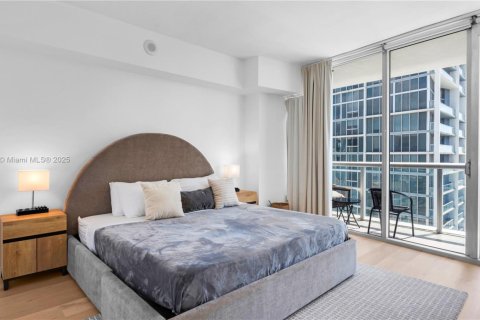 Condo in Miami, Florida, 1 bedroom  № 1708217 - photo 12