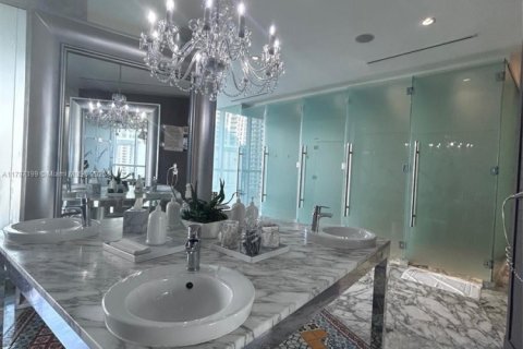 Condo in Miami, Florida, 1 bedroom  № 1708217 - photo 26