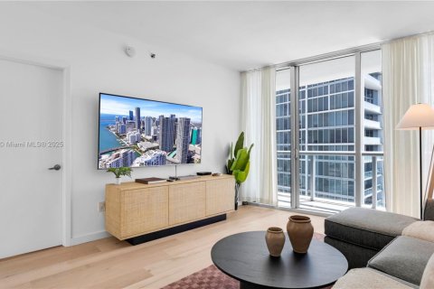 Condo in Miami, Florida, 1 bedroom  № 1708217 - photo 8