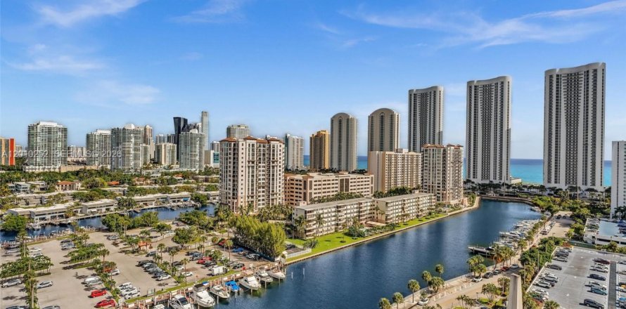 Condo in Sunny Isles Beach, Florida, 1 bedroom  № 2169203