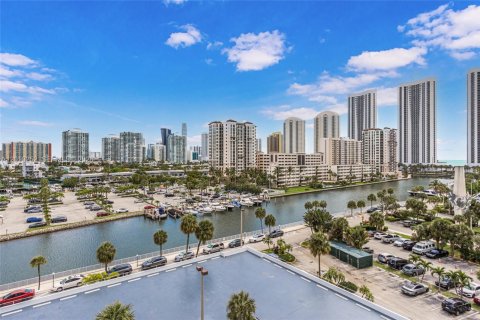 Condo in Sunny Isles Beach, Florida, 1 bedroom  № 2169203 - photo 20