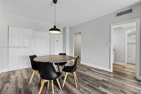 Condo in Sunny Isles Beach, Florida, 1 bedroom  № 2169203 - photo 9