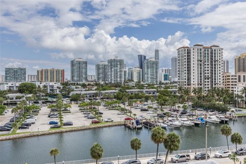 Condo in Sunny Isles Beach, Florida, 1 bedroom  № 2169203 - photo 15