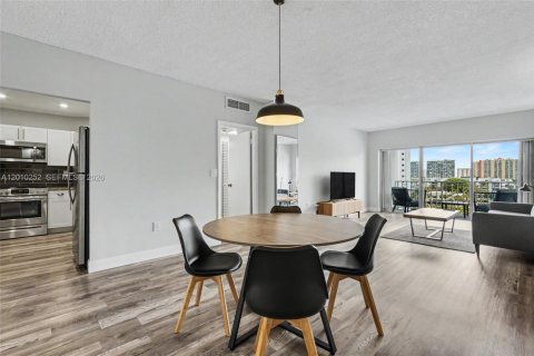 Condo in Sunny Isles Beach, Florida, 1 bedroom  № 2169203 - photo 5