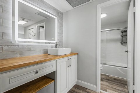 Condo in Sunny Isles Beach, Florida, 1 bedroom  № 2169203 - photo 24
